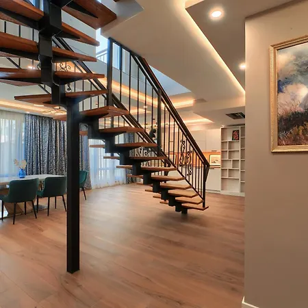Hotel Aurora 3*