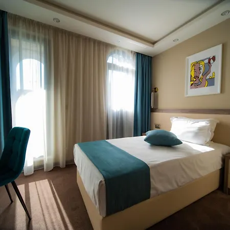Aurora Hotel